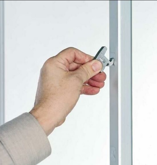 Hyllereol i 4 plan<br>Aluminium og plast